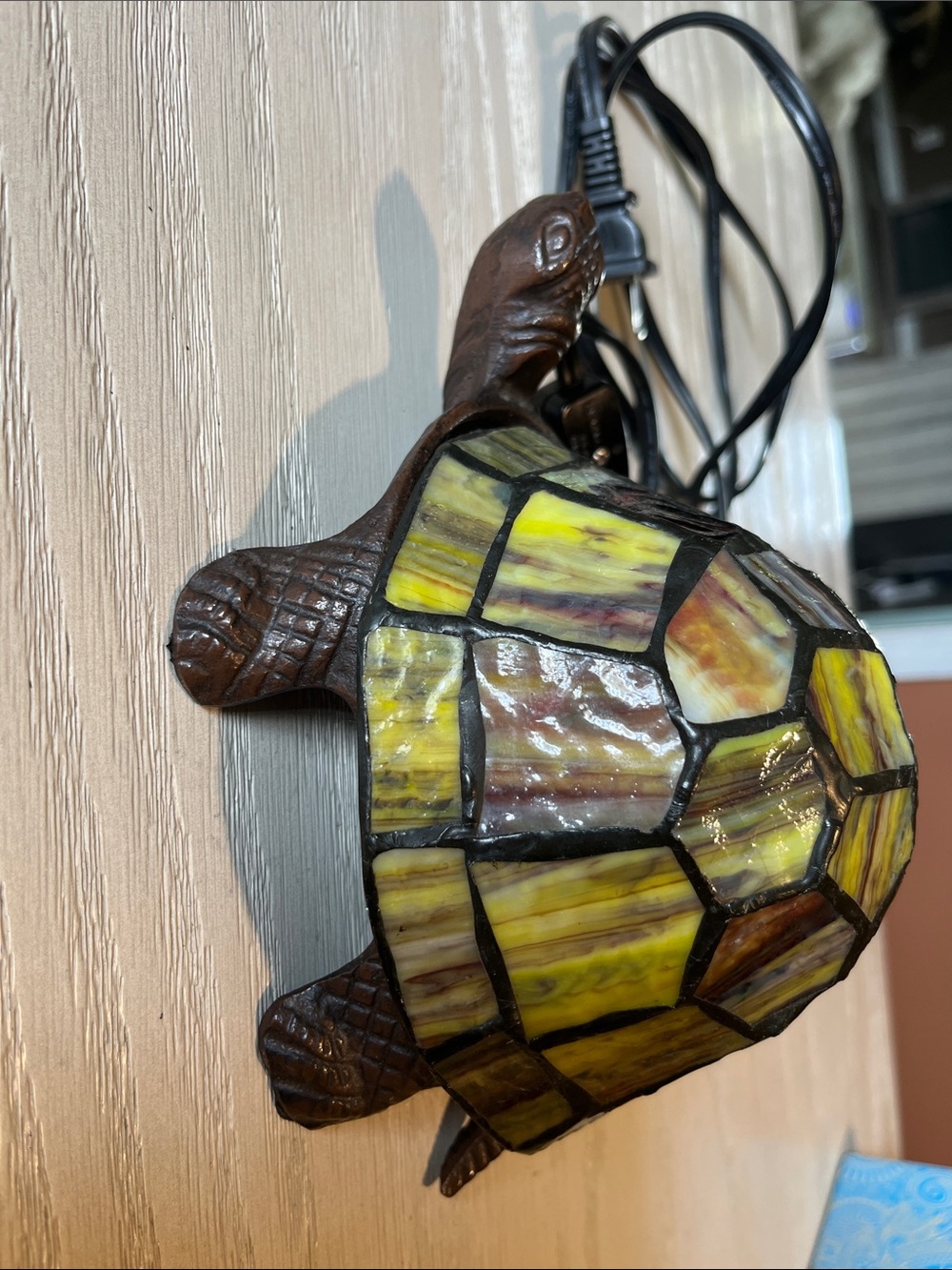 STAINED GLASS TURTLE NIGHTLIGHT WITH METAL BODY